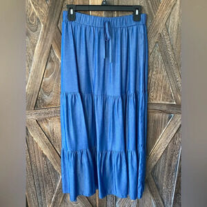 NWOT Size Small Denim Blue Tiered Full Length Maxi Prairie Skirt with Pockets